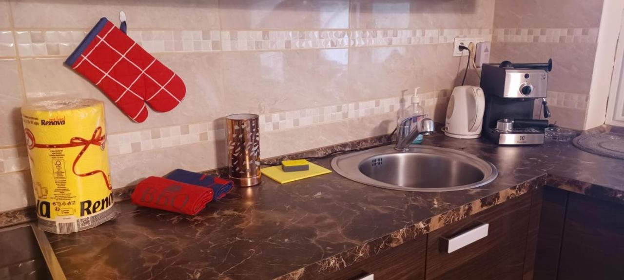 Apartment Sun Garden Малинска Екстериор снимка